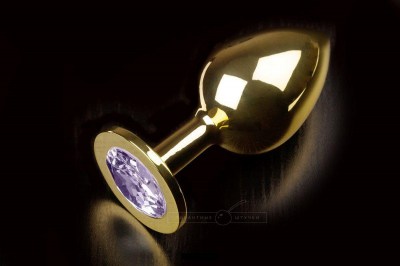 Большая золотая анальная пробка с закругленным кончиком и кристаллом - 9 см., производитель: Пикантные штучки